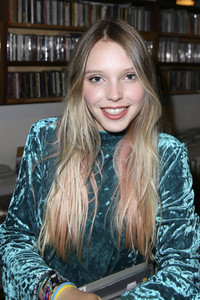 Album-Präsentation von Lina Larissa Strahl  in Hamburg