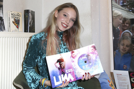 Album-Präsentation von Lina Larissa Strahl  in Hamburg