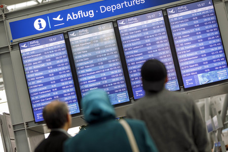 Symbolfoto Abflug