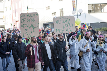 Großdemo 'Klima schützen – Kohle stoppen!' in Bonn