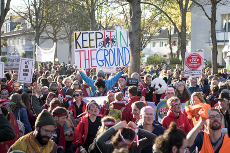 Großdemo 'Klima schützen – Kohle stoppen!' in Bonn