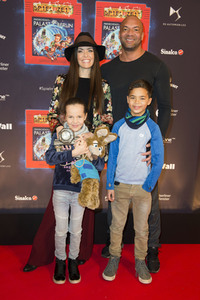 Weltpremiere 'Spiel mit der Zeit' in Berlin