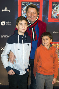 Weltpremiere 'Spiel mit der Zeit' in Berlin
