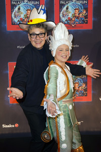 Weltpremiere 'Spiel mit der Zeit' in Berlin