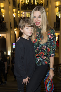 Weltpremiere 'Spiel mit der Zeit' in Berlin
