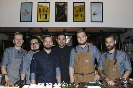 Ein Jahr Restaurant 'Die Gute Botschaft' in Hamburg