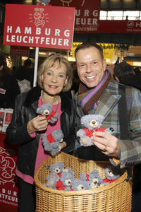 22. Charity Teddybären Verkauf in Hamburg