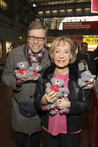 22. Charity Teddybären Verkauf in Hamburg