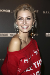 Lena Gerckes Christmas Dinner Party 2017 in Hamburg