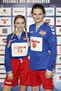 Benefiz-Fußballspiel 'Kicken mit Herz' 2017 in Hamburg