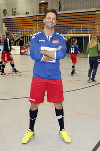 Benefiz-Fußballspiel 'Kicken mit Herz' 2017 in Hamburg