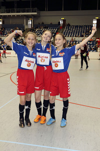 Benefiz-Fußballspiel 'Kicken mit Herz' 2017 in Hamburg