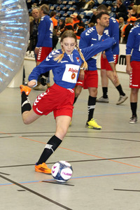 Benefiz-Fußballspiel 'Kicken mit Herz' 2017 in Hamburg