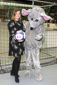 Benefiz-Fußballspiel 'Kicken mit Herz' 2017 in Hamburg