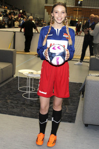 Benefiz-Fußballspiel 'Kicken mit Herz' 2017 in Hamburg