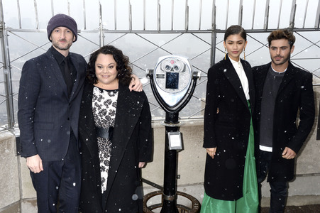 Empire State Building Lighting Ceremony mit dem Cast von 'The Greatest Showman' in New York