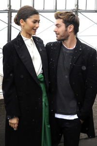 Empire State Building Lighting Ceremony mit dem Cast von 'The Greatest Showman' in New York