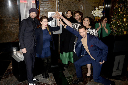 Empire State Building Lighting Ceremony mit dem Cast von 'The Greatest Showman' in New York