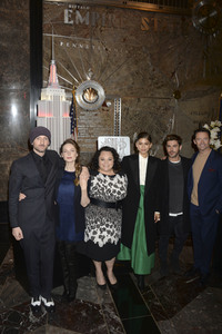Empire State Building Lighting Ceremony mit dem Cast von 'The Greatest Showman' in New York
