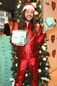 Weihnachtsaktion 2017 'Schenken mit Herz' in Frankfurt