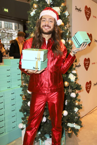 Weihnachtsaktion 2017 'Schenken mit Herz' in Frankfurt