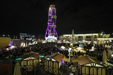 Der Wintermarkt am Riesenradplatz in Wien