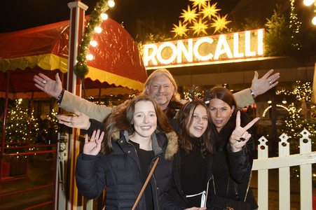 Premiere des 14. Roncalli Weihnachtscircus in Berlin