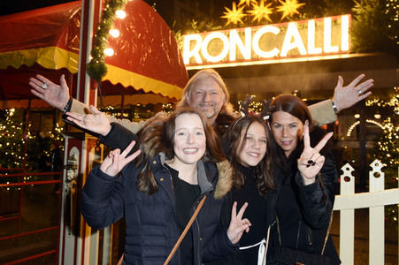 Premiere des 14. Roncalli Weihnachtscircus in Berlin