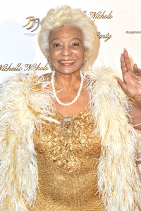 Feier zum 85. Geburtstag von Nichelle Nicols in Los Angeles