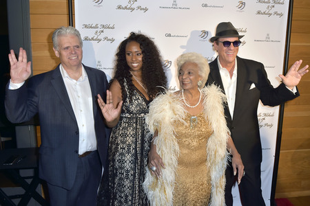 Feier zum 85. Geburtstag von Nichelle Nicols in Los Angeles