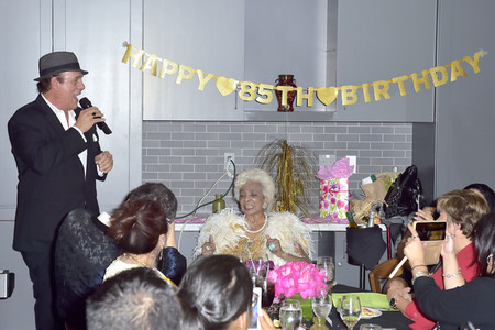 Feier zum 85. Geburtstag von Nichelle Nicols in Los Angeles