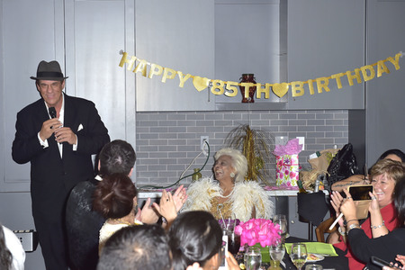 Feier zum 85. Geburtstag von Nichelle Nicols in Los Angeles