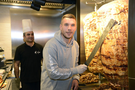 Döner-Restaurant Opening von Lukas Podolski in Köln