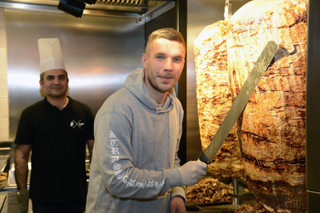 Döner-Restaurant Opening von Lukas Podolski in Köln