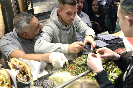 Döner-Restaurant Opening von Lukas Podolski in Köln