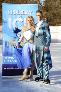 Photocall zur Eisrevue 'Holiday on Ice - Atlantis' in Hamburg