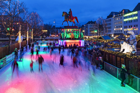 Symbolfoto Eislaufbahn