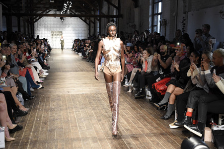 Marina Hoermanseder Défilé auf der Berlin Fashion Week Autumn/Winter 2018