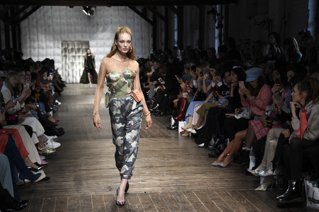Marina Hoermanseder Défilé auf der Berlin Fashion Week Autumn/Winter 2018