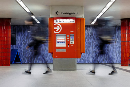 Symbolfoto Fahrkartenautomat