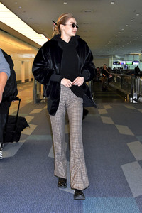 Abflug von Gigi Hadid aus Tokio