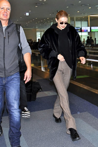 Abflug von Gigi Hadid aus Tokio