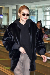Abflug von Gigi Hadid aus Tokio