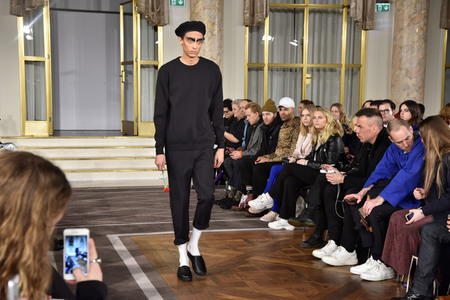 Uniforms for the Dedicated Fashion Show auf der Copenhagen Fashion Week Fall/Winter 2018