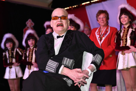 Hella von Sinnen erhält den Goldenen Spatz in Hannover