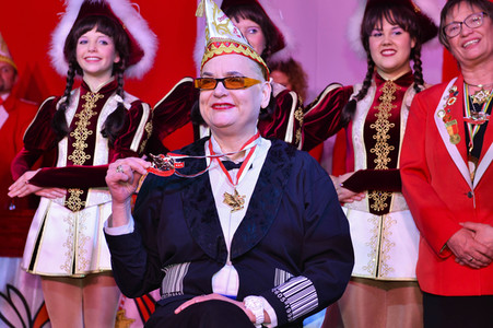 Hella von Sinnen erhält den Goldenen Spatz in Hannover