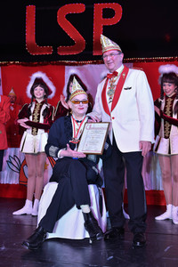 Hella von Sinnen erhält den Goldenen Spatz in Hannover