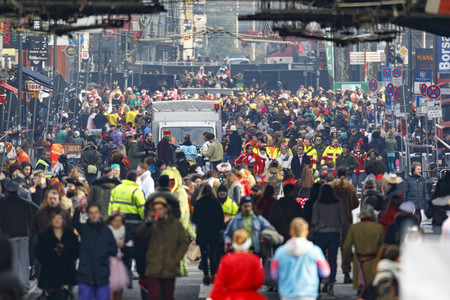Weiberfastnacht in Köln
