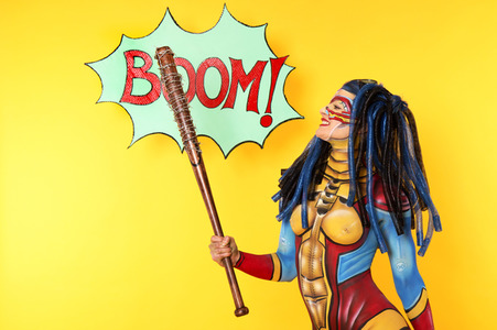 GEEK ART: Hulk vs Iron Quinn Bodypainting