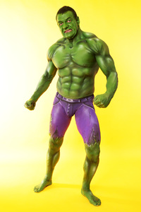 GEEK ART: Hulk vs Iron Quinn Bodypainting